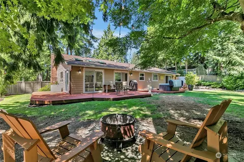 Exterior - 24227 4th Pl W, Bothell, WA 98021 photo 4 of 11