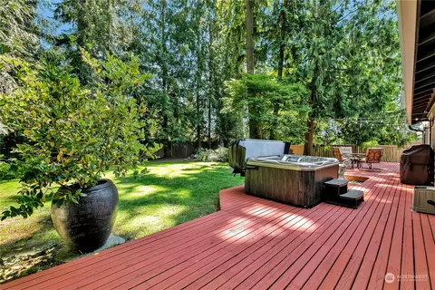 Exterior - 24227 4th Pl W, Bothell, WA 98021 photo 8 of 11