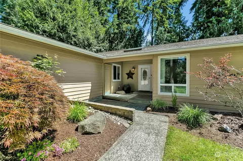 Exterior - 24227 4th Pl W, Bothell, WA 98021 photo 2 of 11