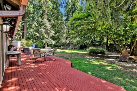 Exterior - 24227 4th Pl W, Bothell, WA 98021 photo 11 of 11