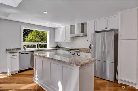 Kitchen - 24227 4th Pl W, Bothell, WA 98021 photo 4 of 6