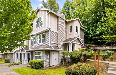 3713 S Holly Park Dr #4, Seattle, WA 98118