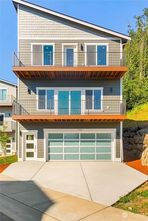 146 Blackfish Ct, Bremerton, WA 98310