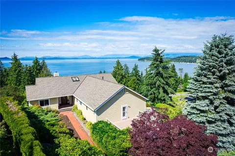 174 Belmont Pl, Camano Island, WA 98282