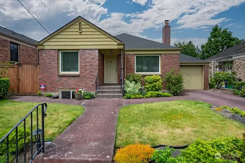 5017 47th Ave NE, Seattle, WA 98105