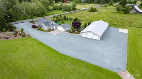 21727 Swan Rd, Mount Vernon, WA 98273