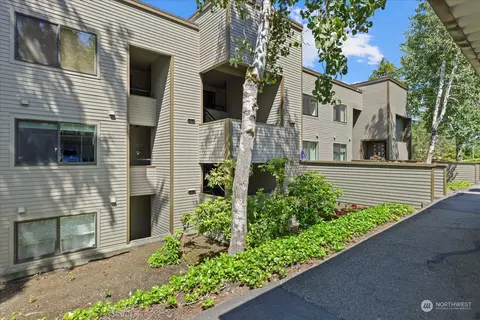 4889 76th St SW #A402, Mukilteo, WA 98275