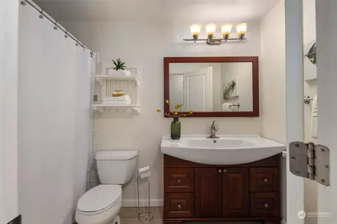 Bath - 19707 32nd Ave SE, Bothell, WA 98012 photo 1 of 3