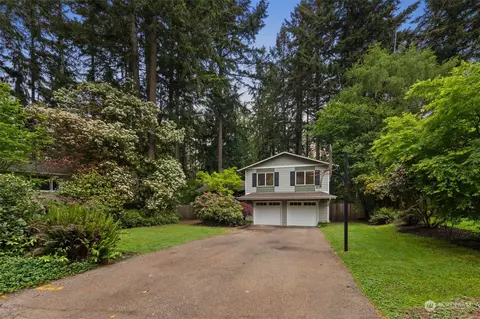 Exterior - 19707 32nd Ave SE, Bothell, WA 98012 photo 2 of 7