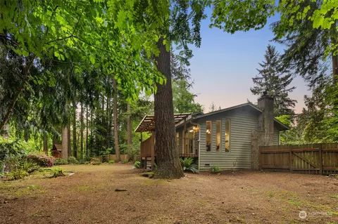 Exterior - 19707 32nd Ave SE, Bothell, WA 98012 photo 4 of 7