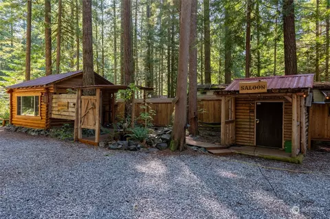 21 Schinn Canyon Cir, Deming, WA 98244