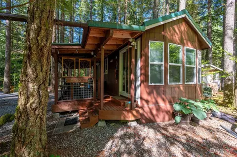20 Schinn Canyon Cir, Deming, WA 98244