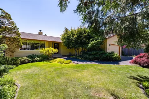 2409 29th St, Anacortes, WA 98221