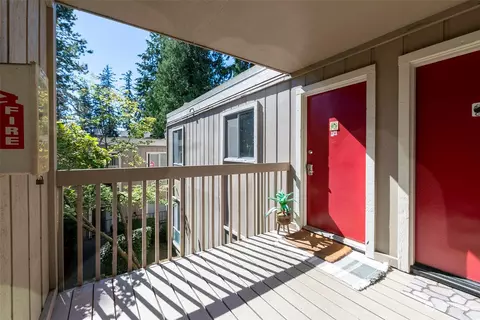 4813 180th St SW #C205, Lynnwood, WA 98037