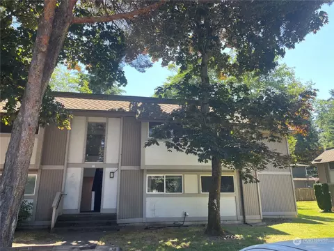 32142 46th Pl SW #M-12, Federal Way, WA 98023