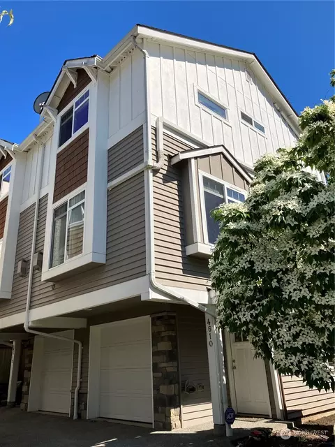 4610 Interlake Ave N, Seattle, WA 98103