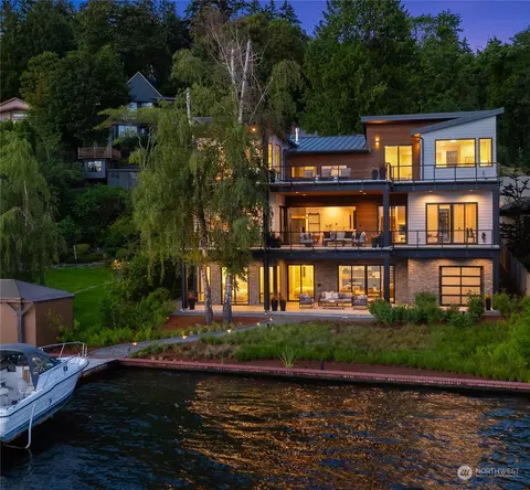 11087 Champagne Pt Rd NE, Kirkland, WA 98034