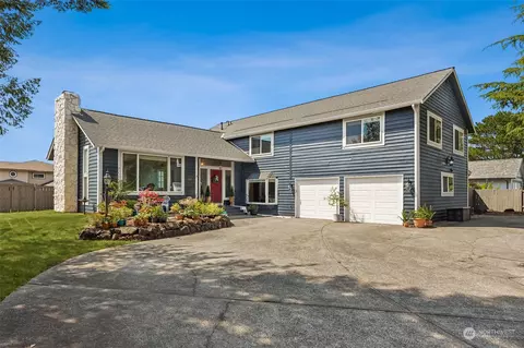 50 Silver Beach Dr SE, Steilacoom, WA 98388