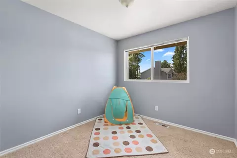 910 SW Orcas St, Oak Harbor, WA 98277 photo 17