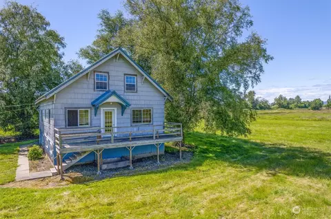 602 State Route 409, Cathlamet, WA 98612