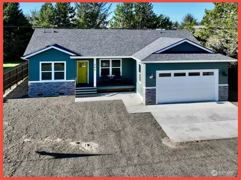 365 S Razor Clam Dr, Ocean Shores, WA 98569
