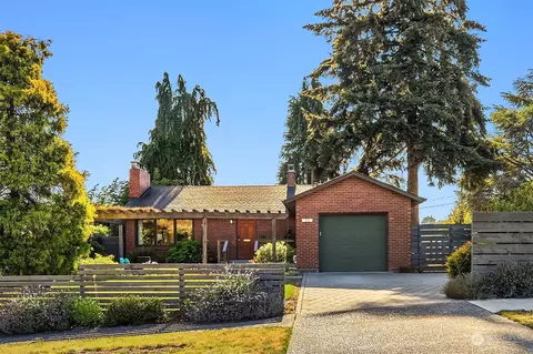 6057 44th Ave NE, Seattle, WA 98115