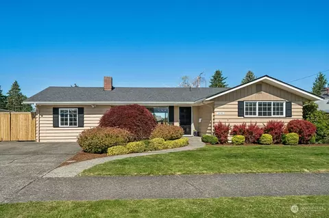1446 Garfield St, Enumclaw, WA 98022