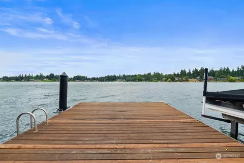 17 Country Club Dr SW, Lakewood, WA 98498