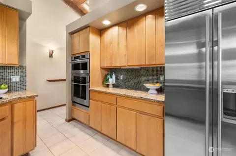 Kitchen - 3511 217th Pl, Bothell, WA 98021 photo 5 of 6