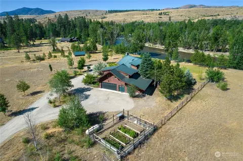 16 Lewisia Rd, Winthrop, WA 98862