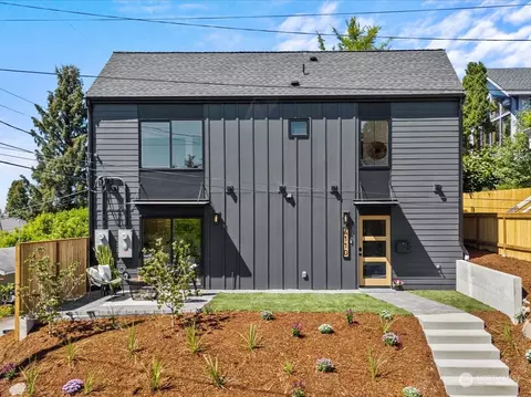 4110 SW Bradford St, Seattle, WA 98116