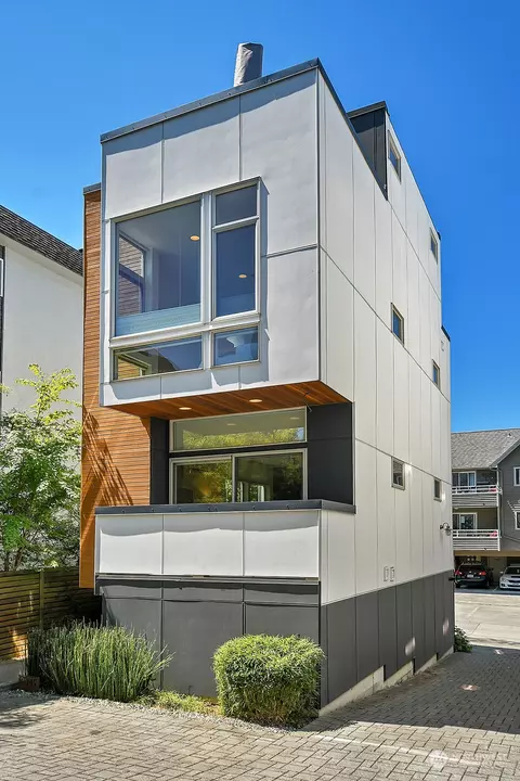 3047 59th Ave SW #A, Seattle, WA 98116