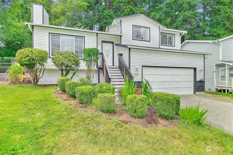 6326 1st Dr SE, Everett, WA 98203 photo 2
