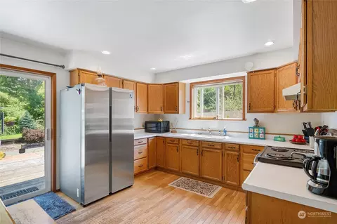 Kitchen - 40522 228th Way, Enumclaw, WA 98022 photo 1 of 4