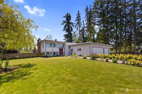 102 Bellflower Rd, Bothell, WA 98012