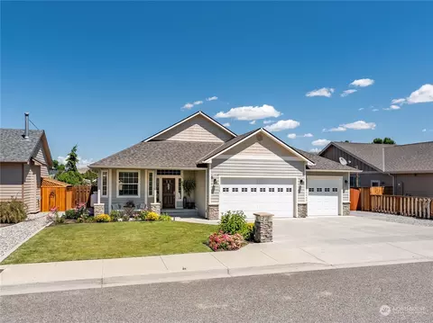 1320 Boulder Loop, East Wenatchee, WA 98802