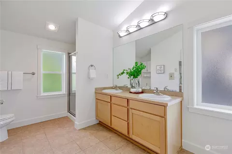 Bath - 8550 Stone Ave N, Seattle, WA 98103 photo 3 of 5