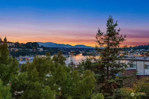 View/Area - 2016 Franklin Ave E #B, Seattle, WA 98102 photo 1 of 1
