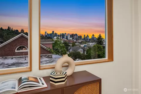 Other - 2016 Franklin Ave E #B, Seattle, WA 98102 photo 2 of 5