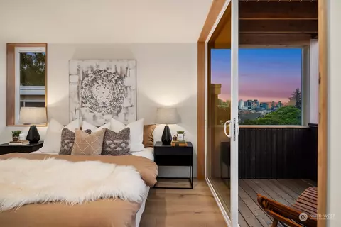 Bedroom - 2016 Franklin Ave E #B, Seattle, WA 98102 photo 3 of 4