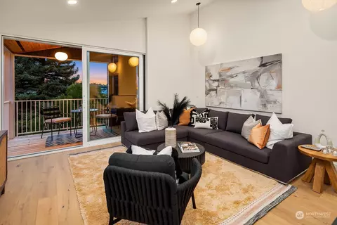 Living - 2016 Franklin Ave E #B, Seattle, WA 98102 photo 2 of 3