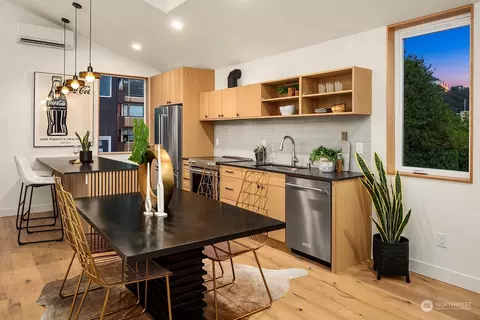 Kitchen - 2016 Franklin Ave E #B, Seattle, WA 98102 photo 2 of 5