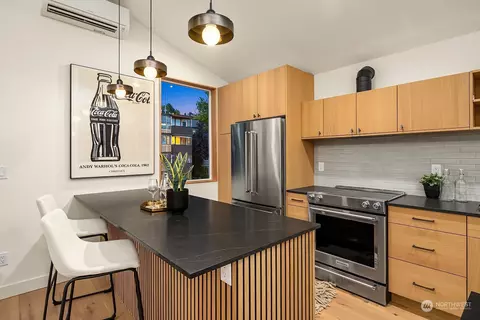 Kitchen - 2016 Franklin Ave E #B, Seattle, WA 98102 photo 4 of 5