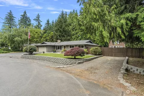 Exterior - 2223 122nd Pl SE, Everett, WA 98208 photo 8 of 17