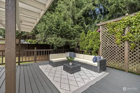 Exterior - 2223 122nd Pl SE, Everett, WA 98208 photo 5 of 17