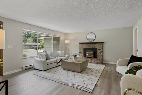 Living - 2223 122nd Pl SE, Everett, WA 98208 photo 2 of 3