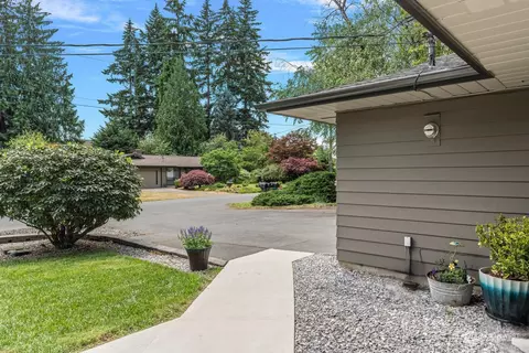 Exterior - 2223 122nd Pl SE, Everett, WA 98208 photo 9 of 17
