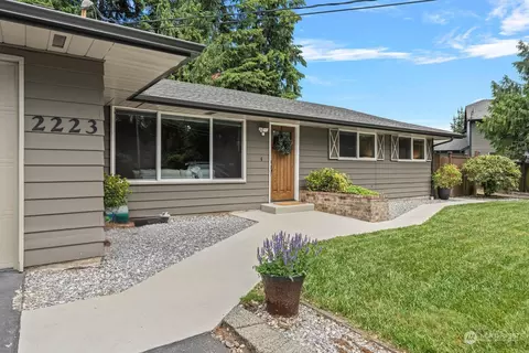 Exterior - 2223 122nd Pl SE, Everett, WA 98208 photo 3 of 17