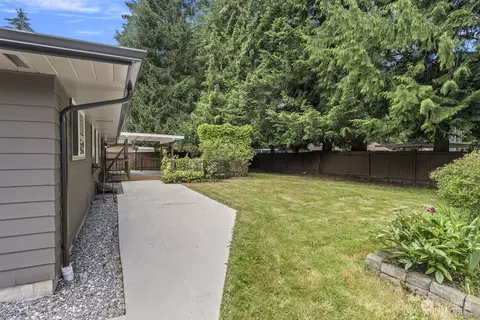 Exterior - 2223 122nd Pl SE, Everett, WA 98208 photo 14 of 17