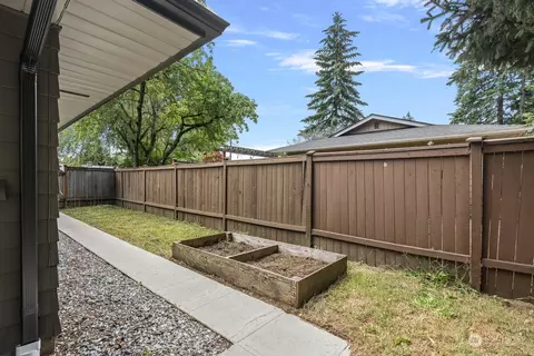 Exterior - 2223 122nd Pl SE, Everett, WA 98208 photo 17 of 17